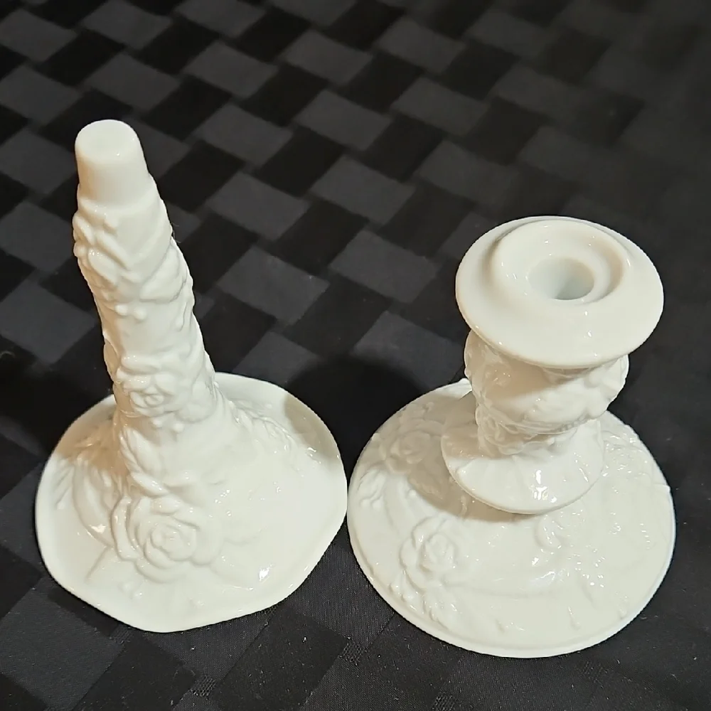 Elegant Porcelain Ceramic Decorative Bud Vase/Candle Holder, Epergne